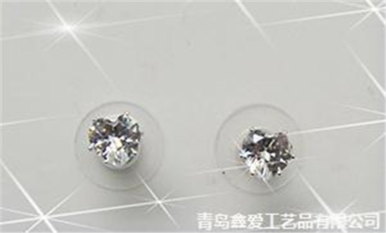 時(shí)尚鋯石耳環(huán)