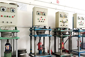 橡膠模具機(jī)